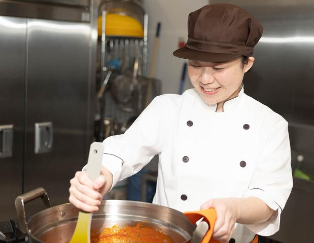 食事は豊かな暮らしの基本♪あなたの手で、お客様の毎日を彩りましょう!